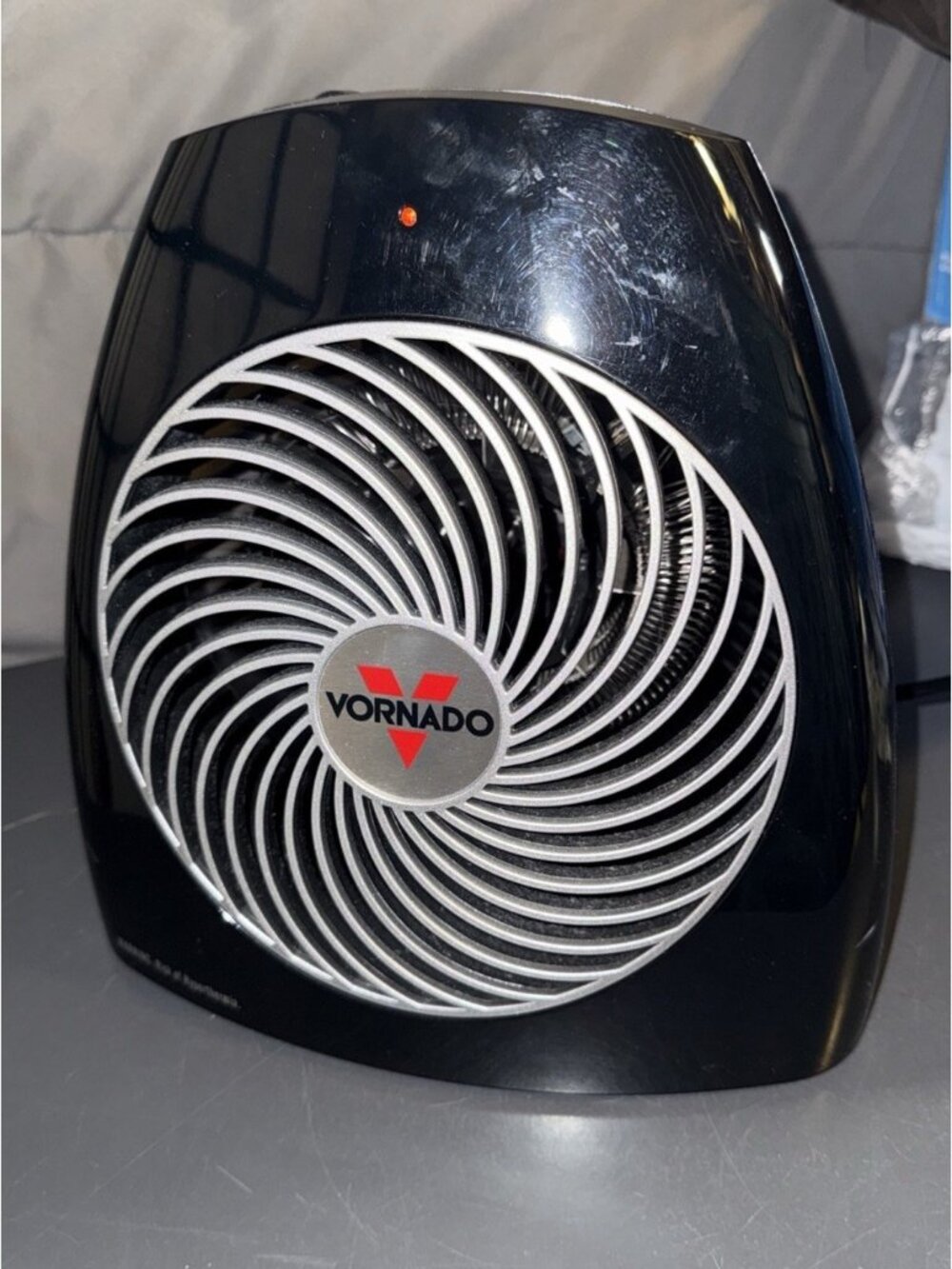 Vornado VH200 1500-Watt Electric Portable Space Heater, Whole Room Vortex Heat